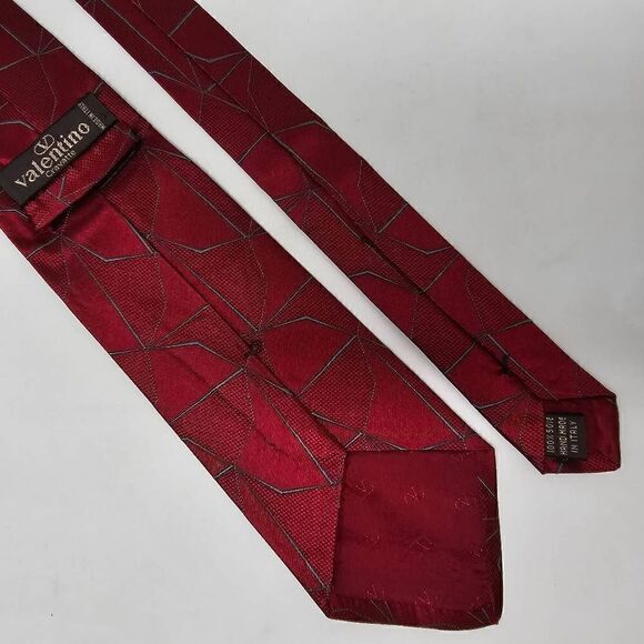VALENTINO CRAVATTE ITALY SILK TIE RED GRAY ABSTRACT LINES SATIN TEXTURED 3.25" - Picture 2 of 2
